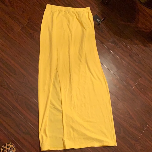 Skirt - Picture 1 of 3